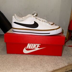 BNWT Nike Court Legacy Sneaker - Kids' 6.5Y/W 8